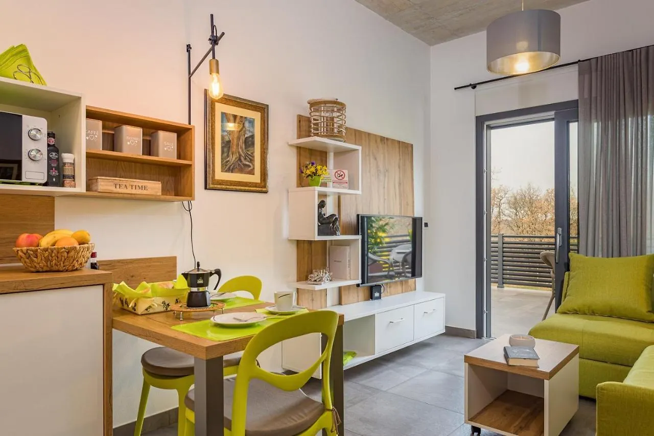 Konukevi Apartments Bijou With Big Private Garden Near Umag Vilanija Hırvatistan
