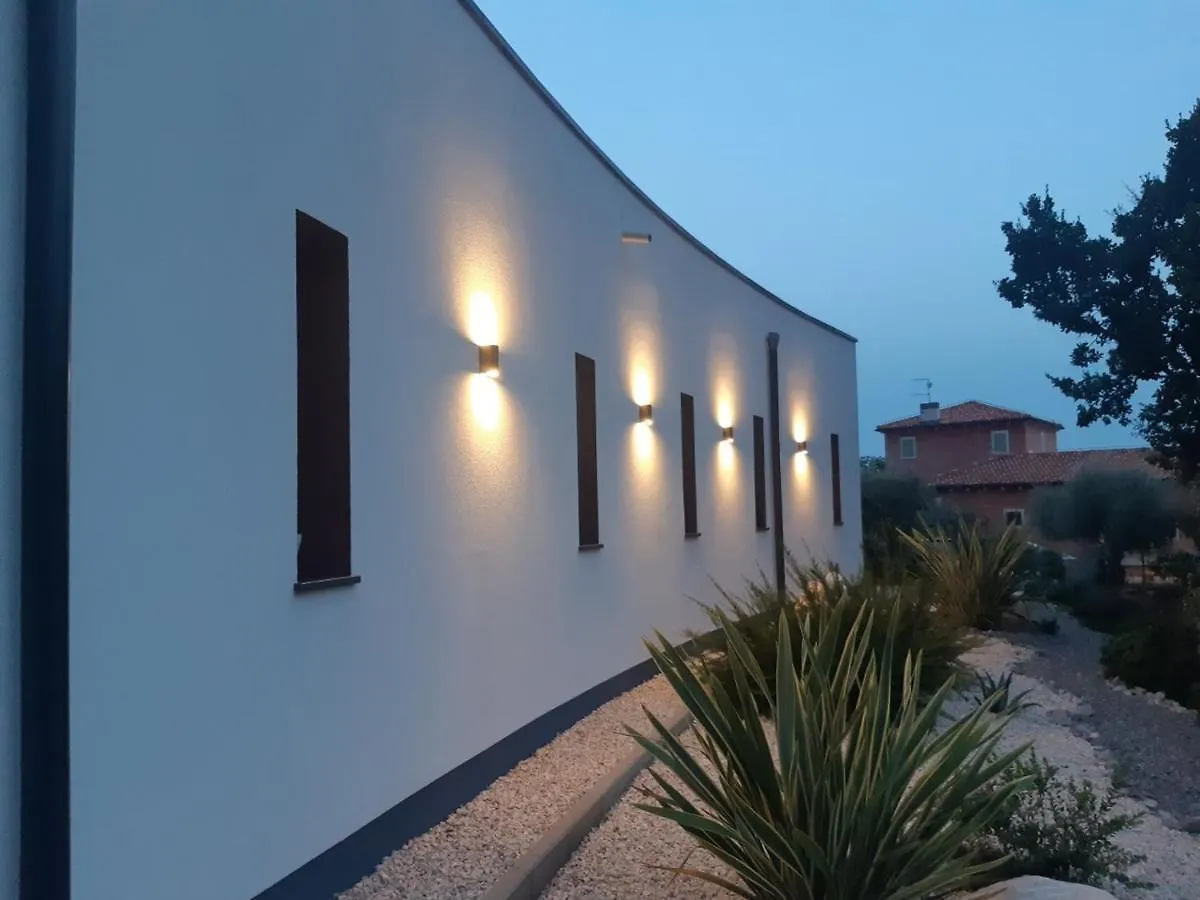 Konukevi Apartments Bijou With Big Private Garden Near Umag Vilanija Hırvatistan
