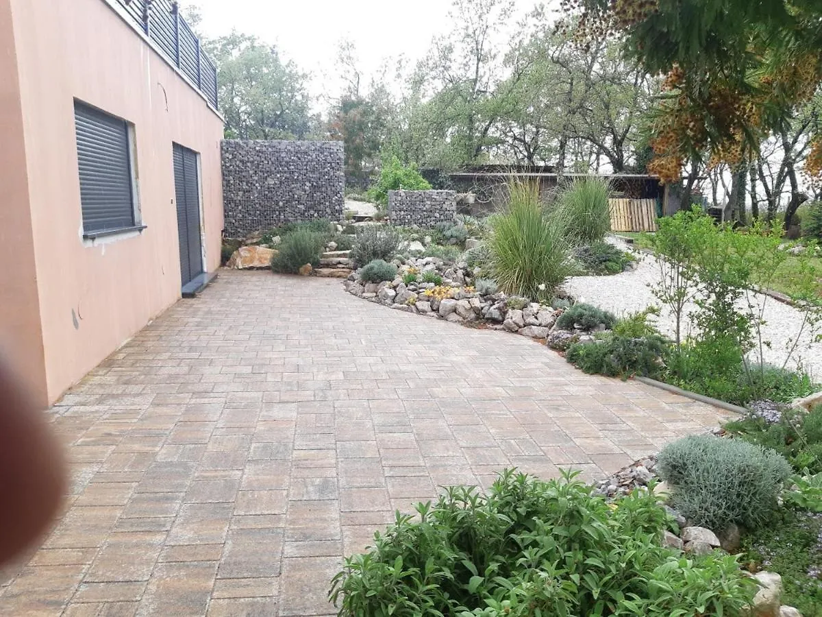 Apartments Bijou With Big Private Garden Near Umag Vilanija