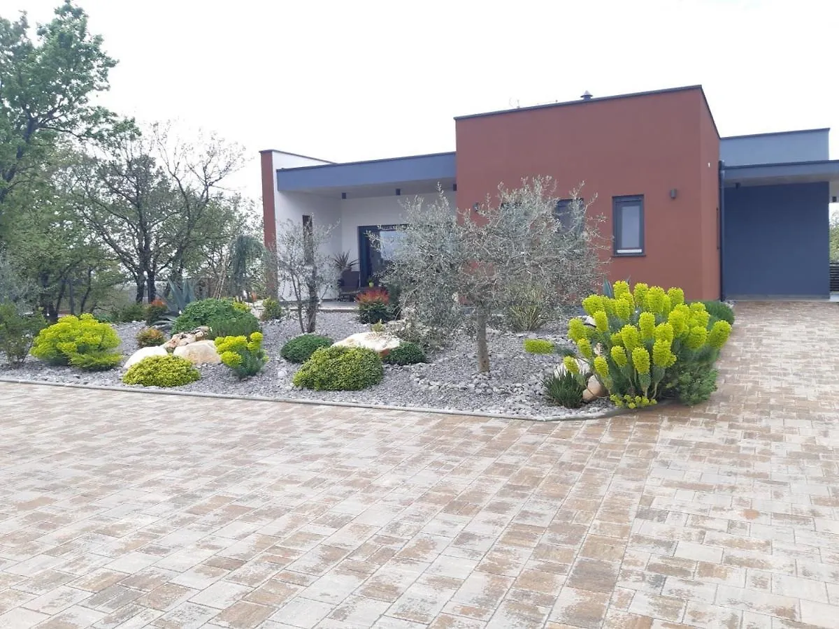 Bijou House With Apartments Vilanija Guest house