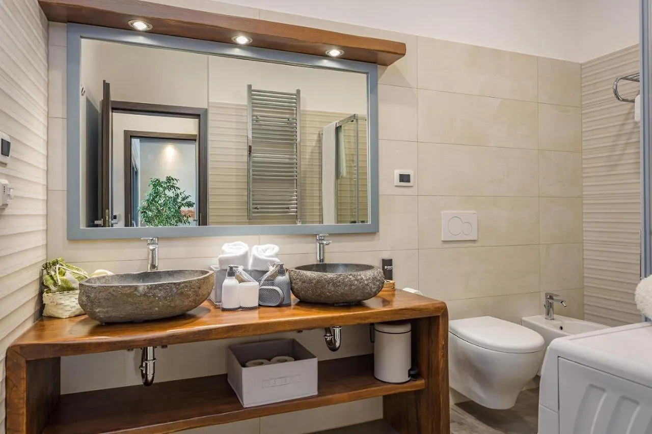 Πανσιόν Apartments Bijou With Big Private Garden Near Umag Vilanija