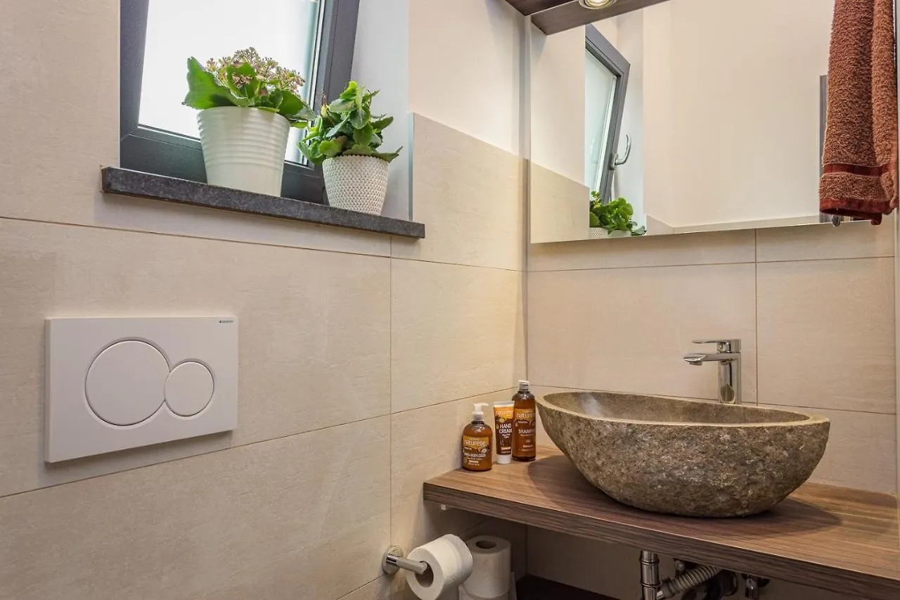 Bijou House With Apartments Vilanija