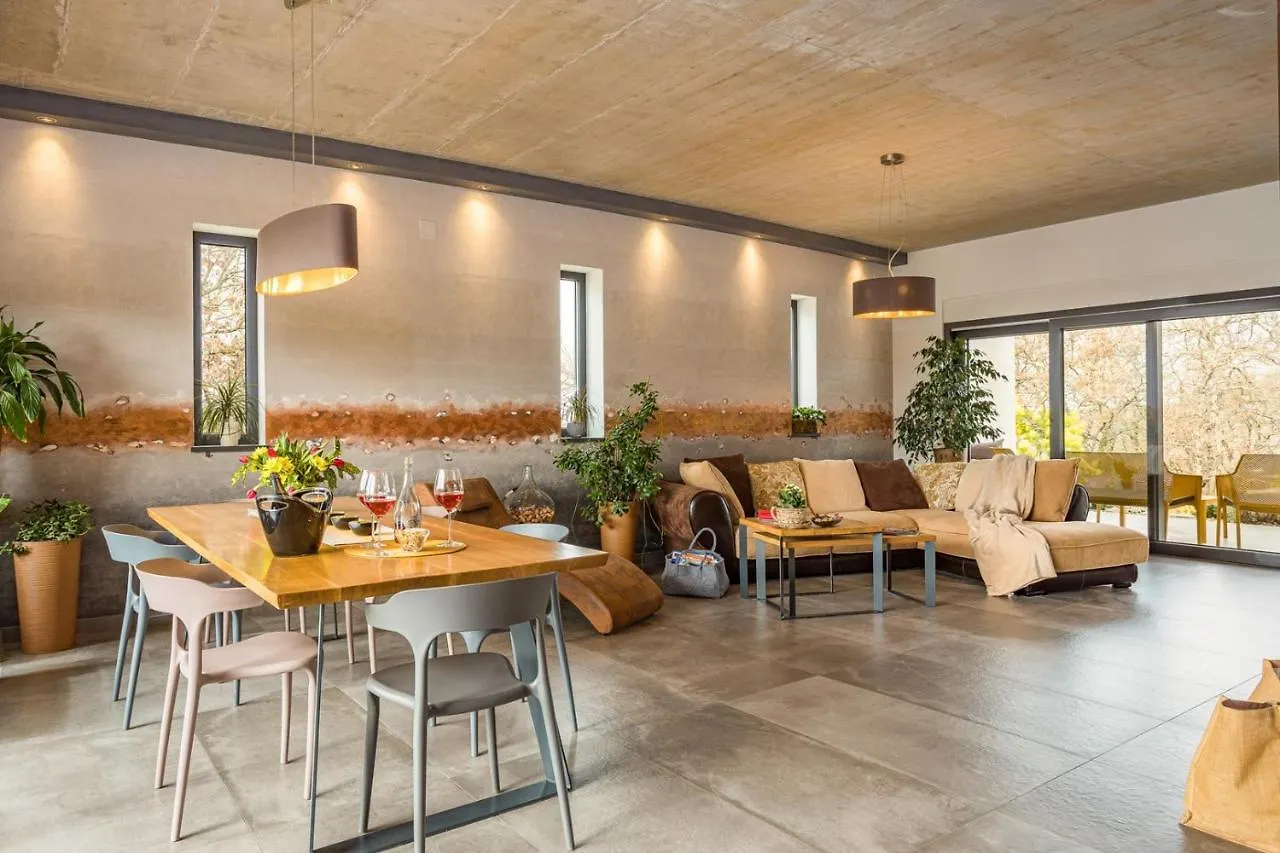 Bijou House With Apartments Vilanija Guest house