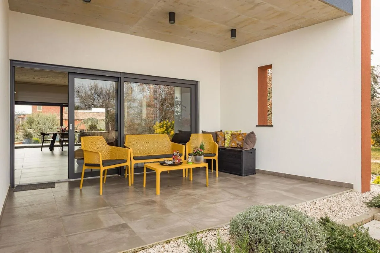 Πανσιόν Apartments Bijou With Big Private Garden Near Umag Vilanija